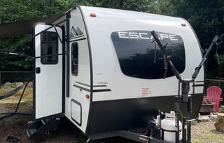 2022 KZ Escape Hatch M-17