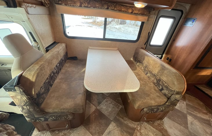 Main dinette