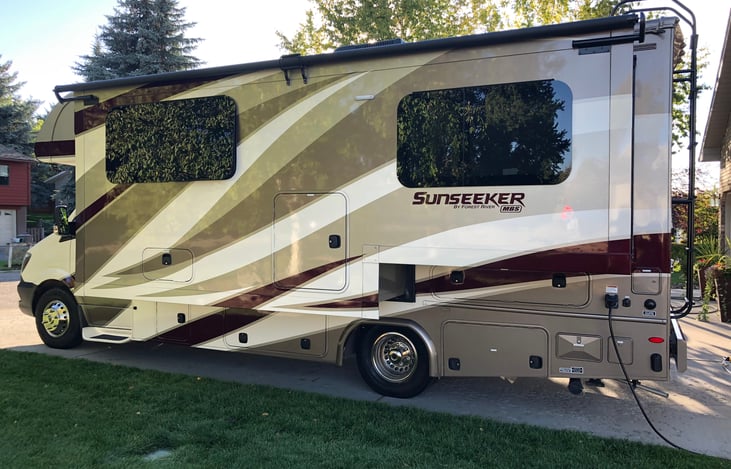 External Frameless Windows are perfect for windy or rainy days