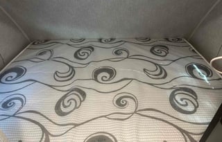 2022 Free Solo | Cozy Lightweight Sleeps 4