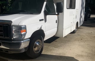 Adventure-Us, Home Away From Home,  Thor Majestic