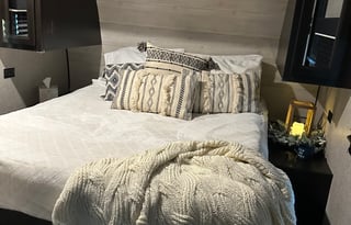 Nature’s Perks 2023 Jay Flight 212QBW