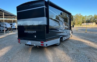 2023 Mercedes Diesel Class C Sleeps 5 Queen Bed!