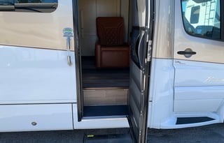 2020 Regency Ultra Brougham 25MB