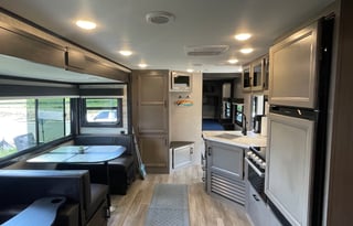 BEAUTIFUL Fully Stocked 2022 Jayco Jayfeather