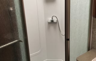 2014 Fleetwood RV Jamboree Sport 31M- LOW Miles