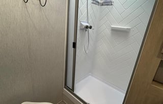 Wayne Wildwood sleeps 6/ 2 slides