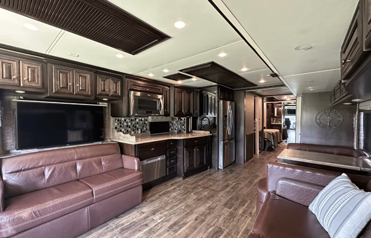 living/kitchen area