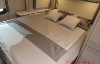 Brand New Luxurious Mercedes Tiburon R