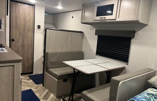 2025 CrossRoads RV Zinger BH18