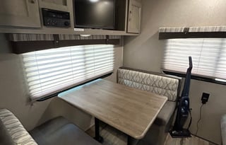 Independence! 2019 Palomino Puma XLE Lite w/ sofa