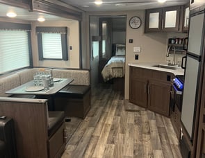 Keystone RV Hideout 29DFSWE