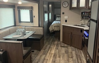 2019 Keystone hideout 29 dfswe luxury sleeps 10