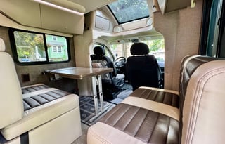 Itasca Viva 23L — European Chic on Wheels