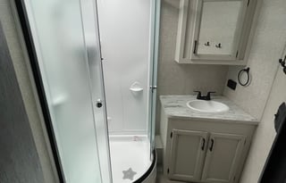 Large Bunkhouse w/King Bed & Outdoor Kitchen