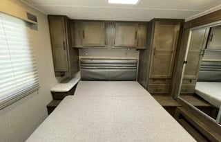 2022 Leprechaun 319MB Ford 450