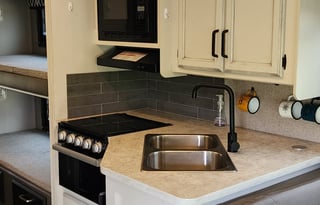 Sleeps 8 with Queen, Bunkbeds, Shower, Kitchen+