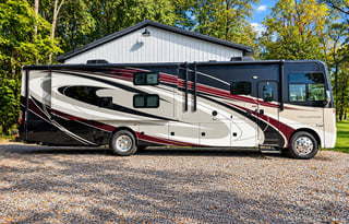 Family Adventure Thor 37TB Bunkhouse