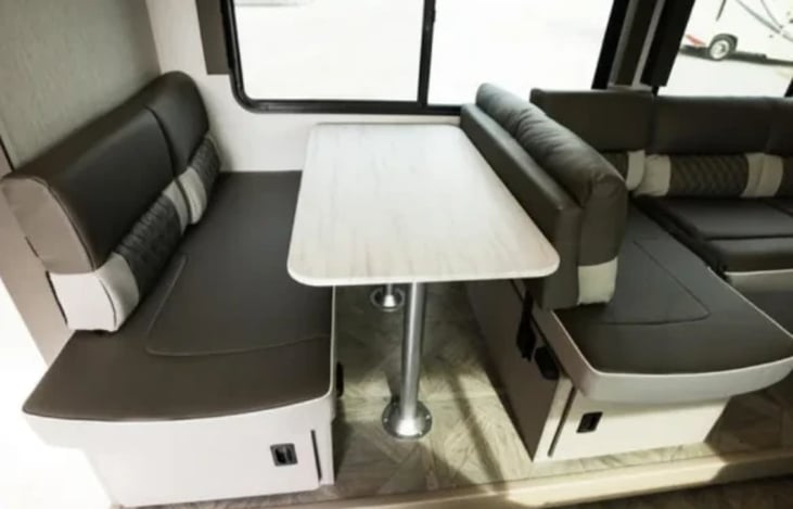 Dining area. Seat can be turned to seat 4