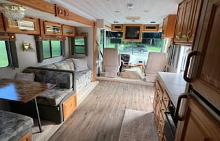 Class A Gulf Stream Sun Voyager - 32'