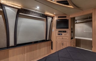Prevost Monaco Royale