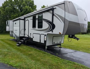 Forest River RV Sandpiper 3330BH