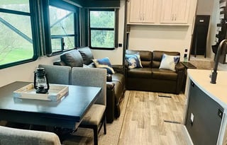 Monntana/sleeps 8/KING BED, Bunk room, Pets ok