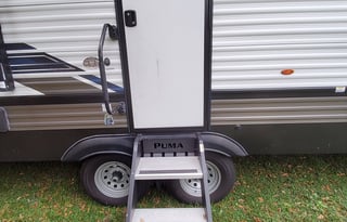 SLEEPS 9 100 weekday special, HUGE Temp housing