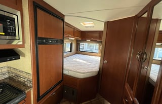 2014 Thor Chateau 22E Motor Coach All Season Ready