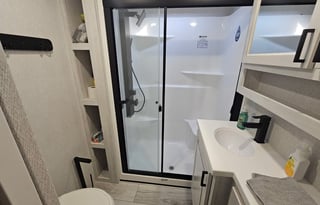 Luxurious Brand New 2025 East to West Ahara 390DS