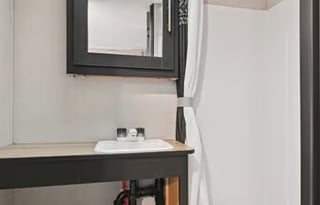 2022 Keystone Springdale 1860SS: Light, Spacious