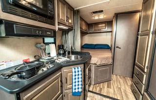 2019- 23ft-Fully stocked- easy to drive- sleeps 7