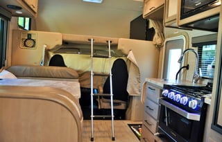 2019 Thor Motor Coach Daybreak 22DB