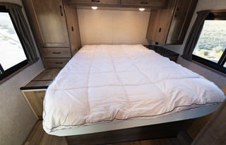 2020 Winnebago Minnie Winnie  31f - w/ Starlink