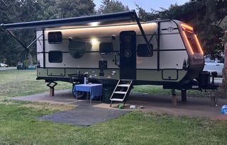 Modern Family RV|Sleeps 8| Bunks, Grill & Easy Tow