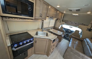Thor Daybreak | Comfy and Well-Built Class C RV