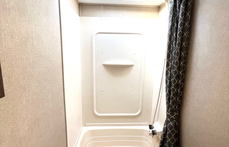 Nice size shower and tub for small children