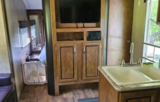 RV - 6 Miles to Bethel Woods set up on sheep farm