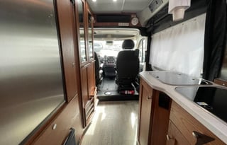 2021 Roadtrek Play ( dog friendly)