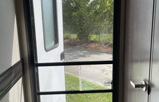 Cozy 2019 CrossRoads RV Sunset Trail Super Lite