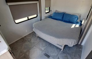 2023 (0453) Forest River Salem 36VBDS WK