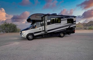 (NEW) Ultimate Mercedes Couples Retreat on Wheels!