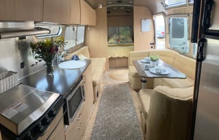 Airstream Flying Cloud 30 Bunk
