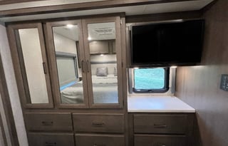 Falcon RV Rentals - 2023 Thor Windsport 29M