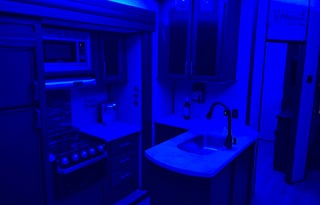 Fully Equipped RV- Perfect for Families or Couples