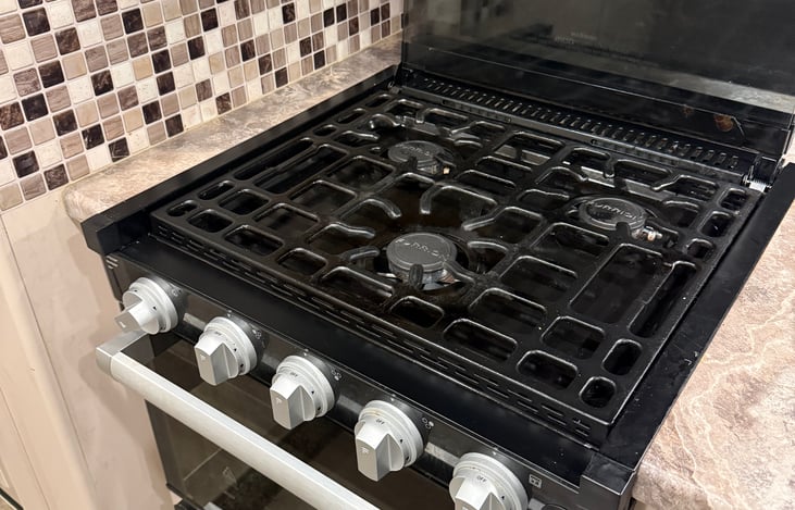 Gas oven and stove