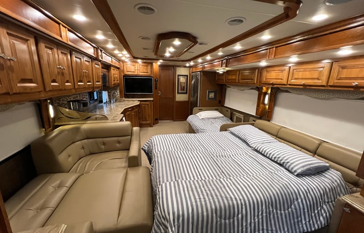 Lounge | Sleeping | Queen Sofa Bed