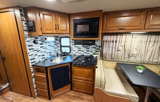 (#1) Las Vegas RV Rental–Sleeps 8, Burning Man
