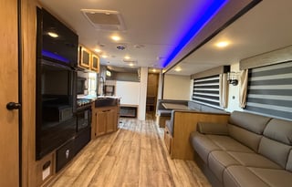 6 beds. Clean. Outdoor Living. Delivered & set-up