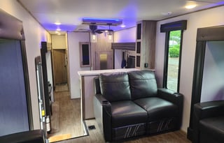 The Glamper Camper - Pet Friendly & Delivery Avail